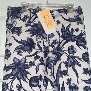 NWT Fabletics power hold leggings